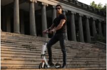 Auf den Weg in Richtung Ihrer langen Reise Traum von Airwheel Z3 Balance Elektroroller