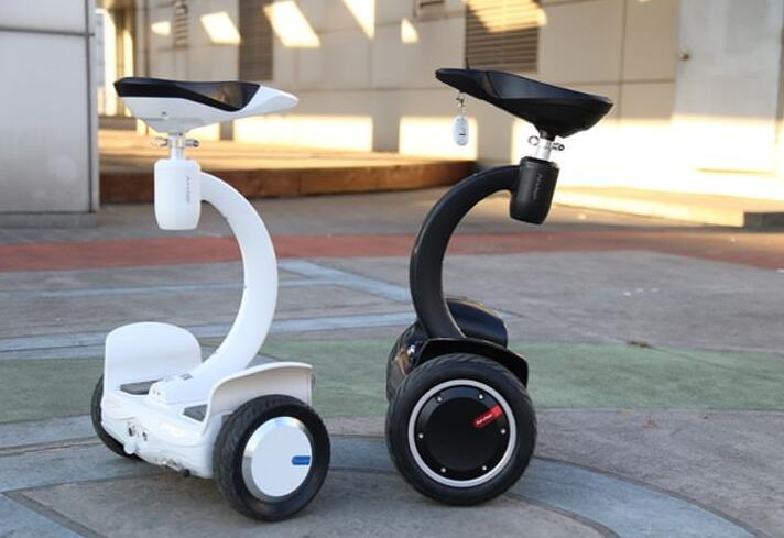  Es necesario aprender y cumplir con las leyes y reglamentos locales cuando monta en Airwheel.